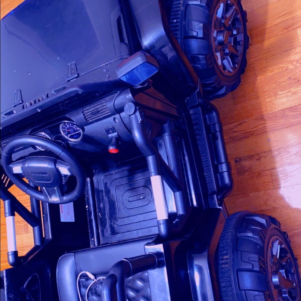 Jeep - Picture 4 of 4